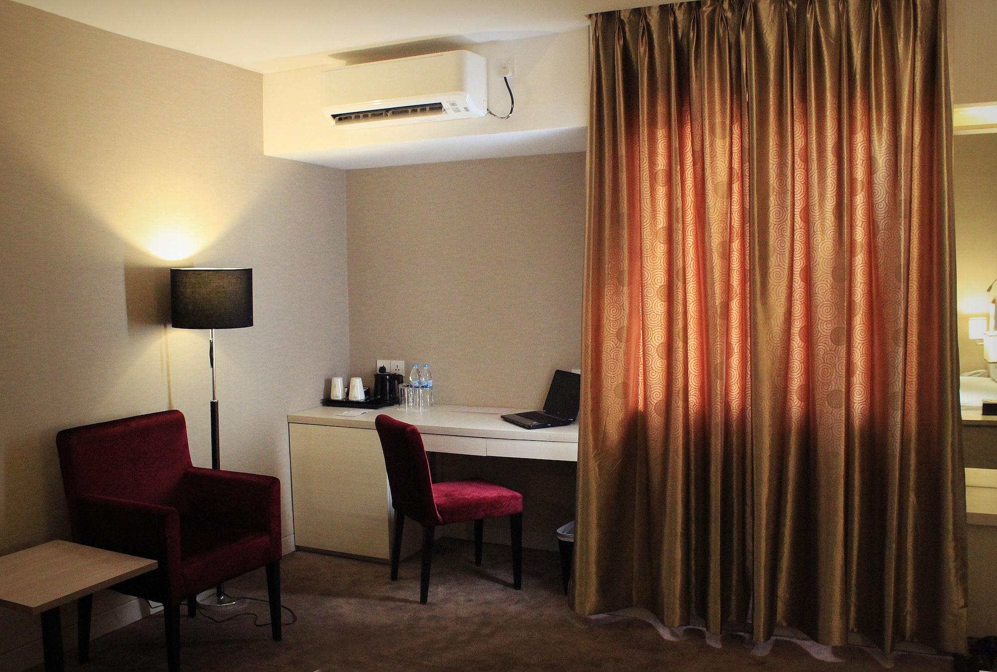 Biz Hotel Batam Nagoya Exterior foto