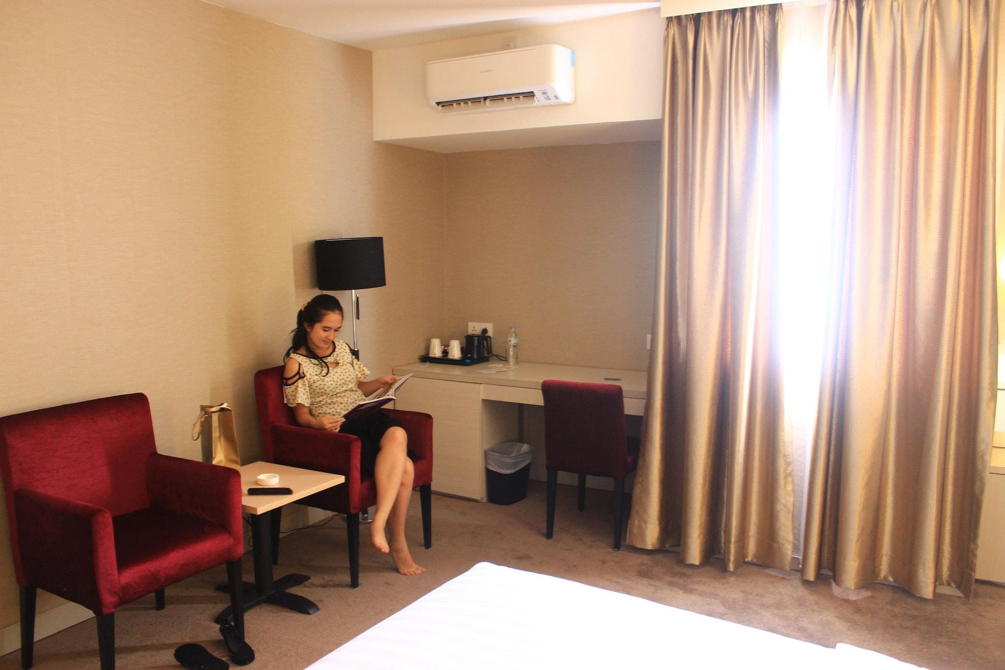 Biz Hotel Batam Nagoya Exterior foto
